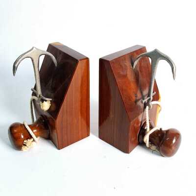 BOOKENDS