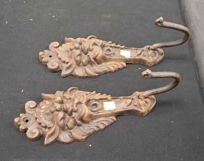 HOOKS