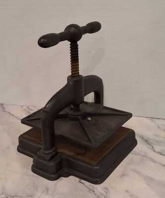 BOOK PRESS