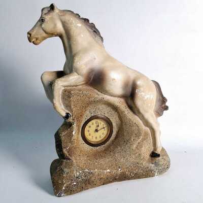 MANTEL CLOCK
