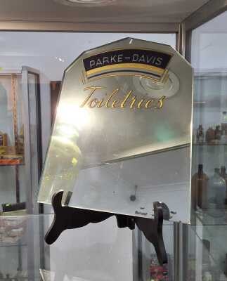 ADVERTISEMENT MIRROR