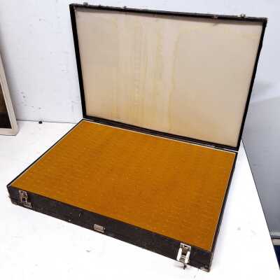 RING DISPLAY CASE