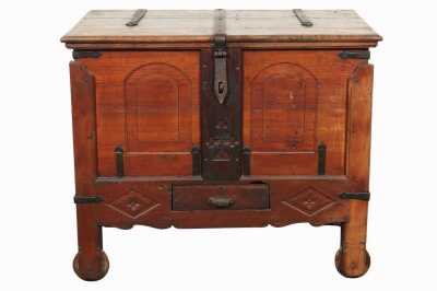 TEAK CHEST