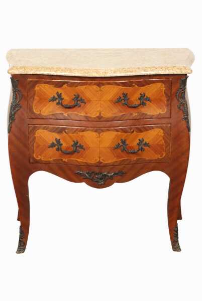 BOMBE COMMODE