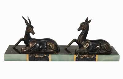 MANTEL ORNAMENT