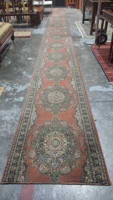 HALL RUNNER