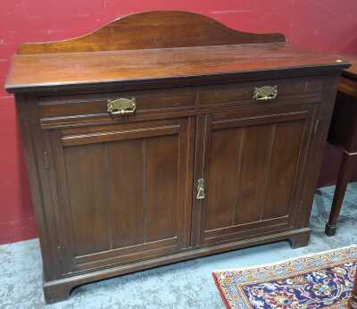 SIDEBOARD
