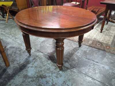 EXTENSION DINING TABLE