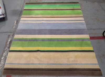 FLOOR RUG