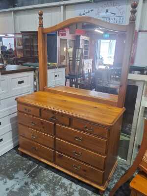 DRESSING CHEST