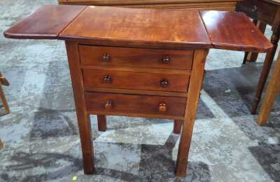OCCASIONAL TABLE