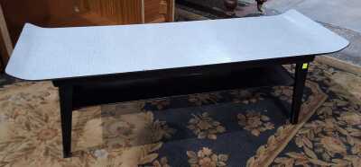 RETRO COFFEE TABLE