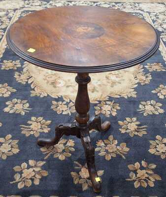 WINE TABLE