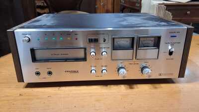 EIGHT TRACK PLAYER
