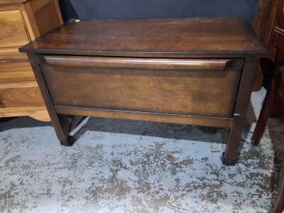 ENTERTAINMENT CABINET