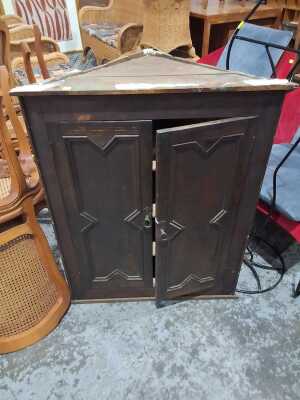 CORNER CABINET
