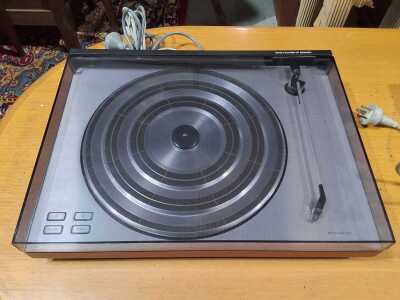 TURNTABLE