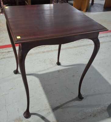 OCCASIONAL TABLE