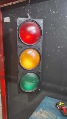 TRAFFIC LIGHT