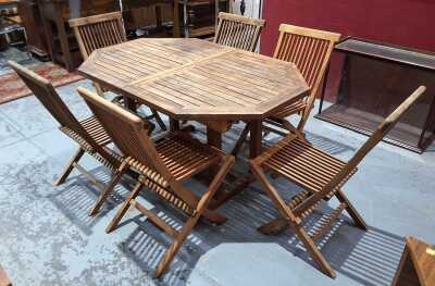 OUTDOOR DINING SUITE