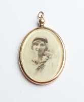 GOLD PHOTO LOCKET