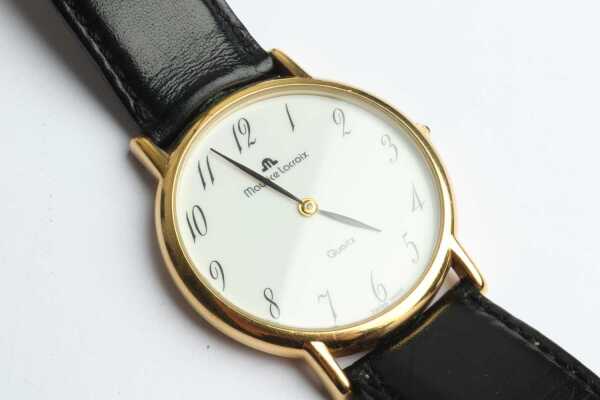 WRIST WATCH