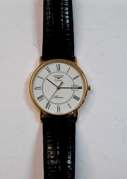 WRIST WATCH