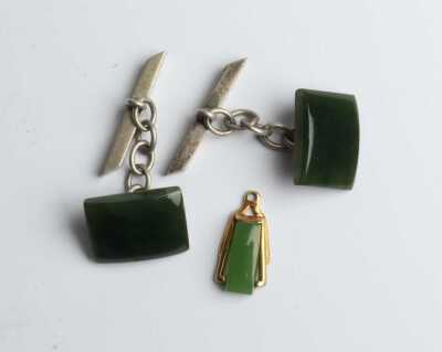 GREENSTONE SET JEWELLERY