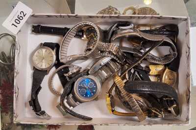 WRIST WATCHES