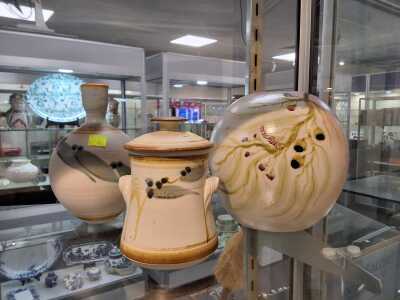 STUDIO POTTERY