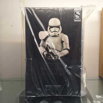 STAR WARS FIGURE