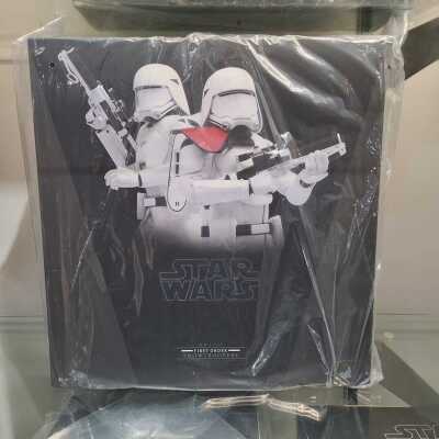 STAR WARS FIGURE