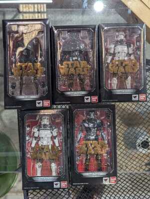 STAR WARS FIGURES