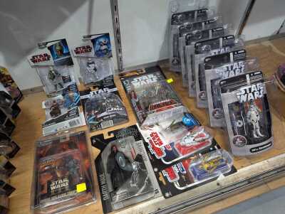 STAR WARS FIGURES