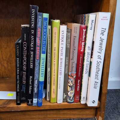 BOOKS ABOUT JEWELLERY