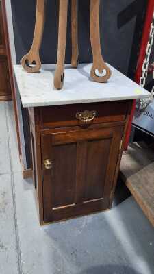 BEDSIDE CABINET