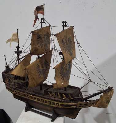 MODEL GALLEON