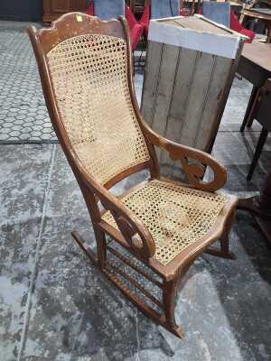 ROCKING CHAIR