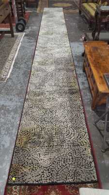 HALL RUNNER