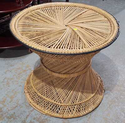 OCCASIONAL TABLE