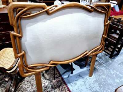 HEADBOARD