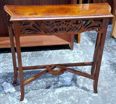 HALL CONSOLE