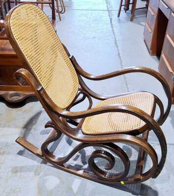ROCKING CHAIR