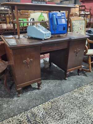 DESK