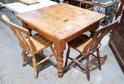 KITCHEN TABLE AND CHAIRS