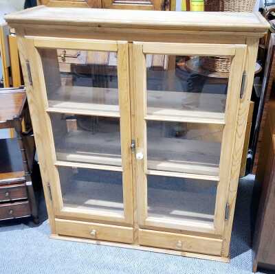 DISPLAY CASE