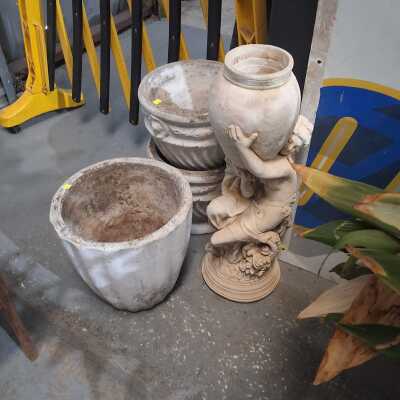 GARDEN POTS