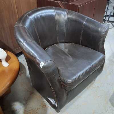 TUB CHAIR