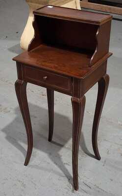 OCCASIONAL TABLE