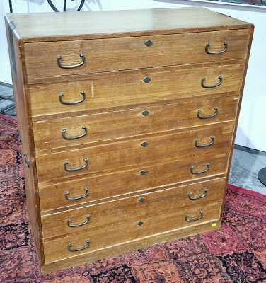 CHEST OF DRAWERS